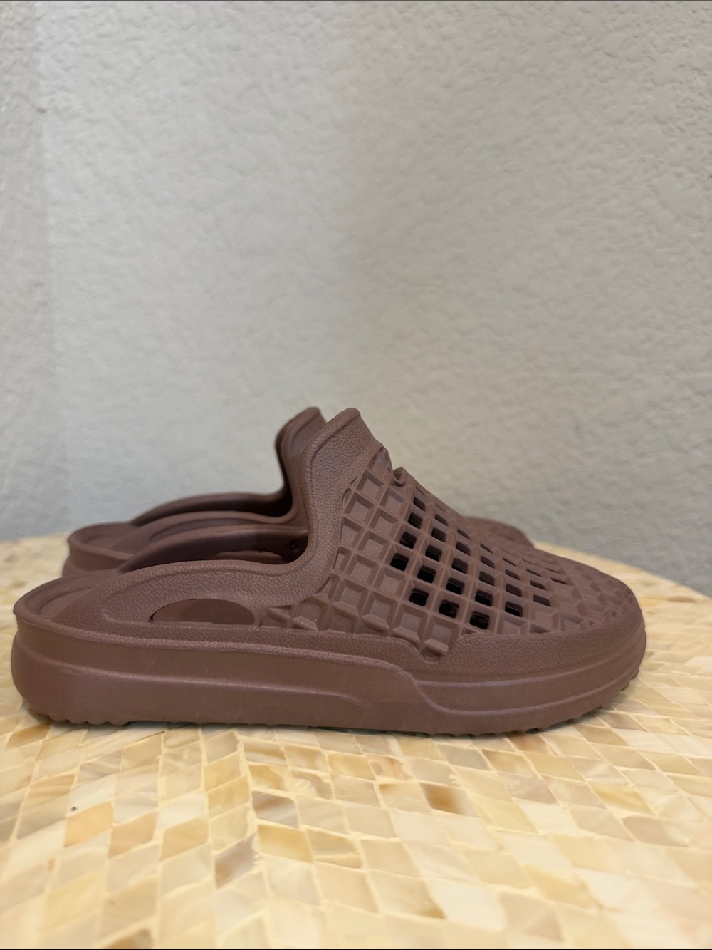 Lusso Cloud Kids Casual Slip-On Clog in Brown size 5
